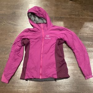 Arc’teryx atom jacket with hood!